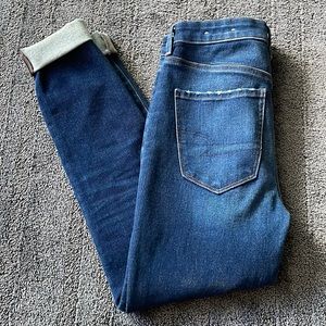 Dark wash ae jeans. No rips.